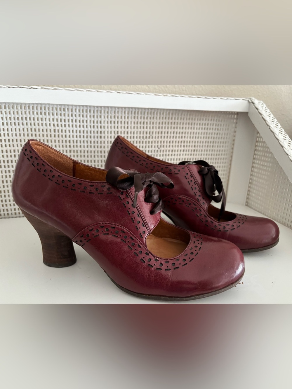 Naya Jayda Deep Burgundy Leather Lace-Up Heeled Oxfords